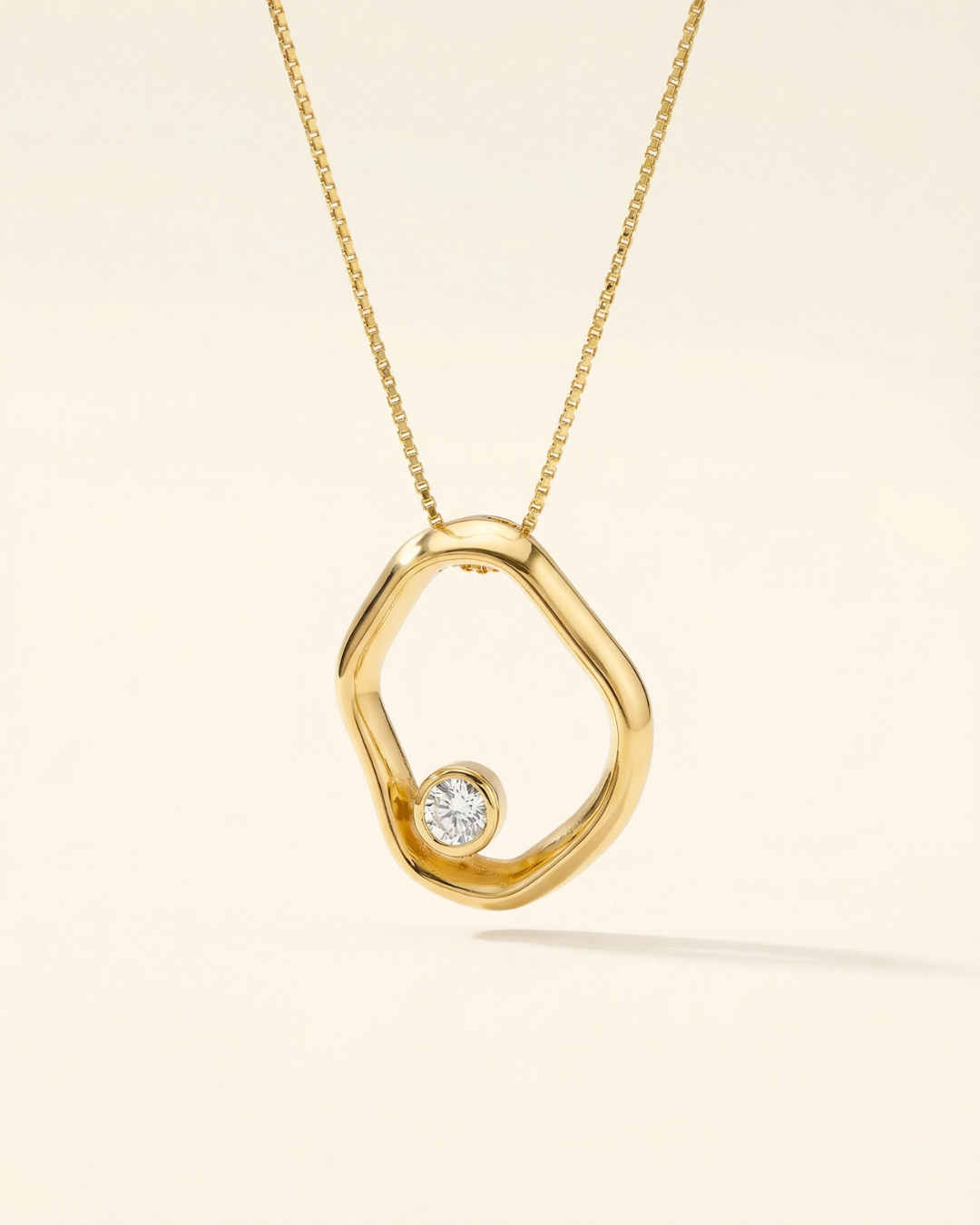 Perle de lumière - Collier cercle irrégulier avec cristal scintillant