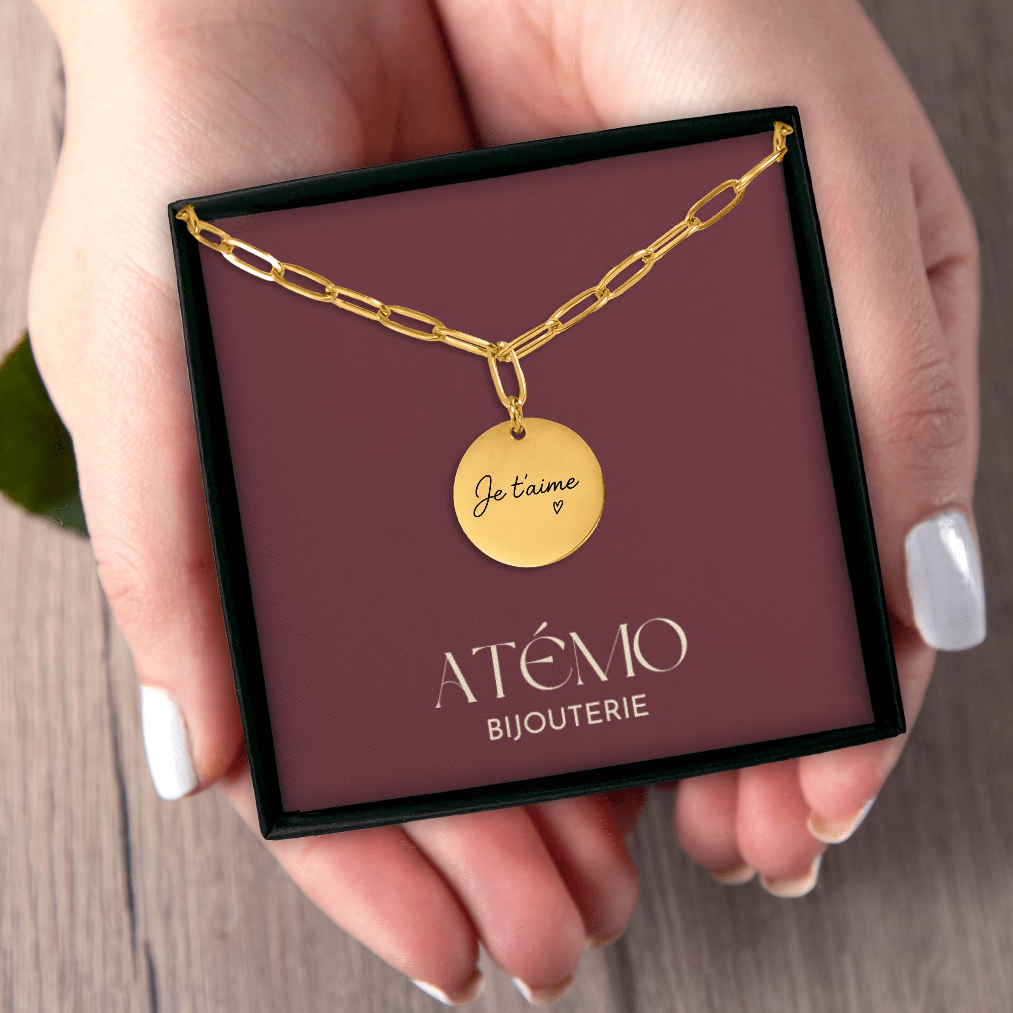 Collier disque avec message manuscrit gravé| Chaîne trombone